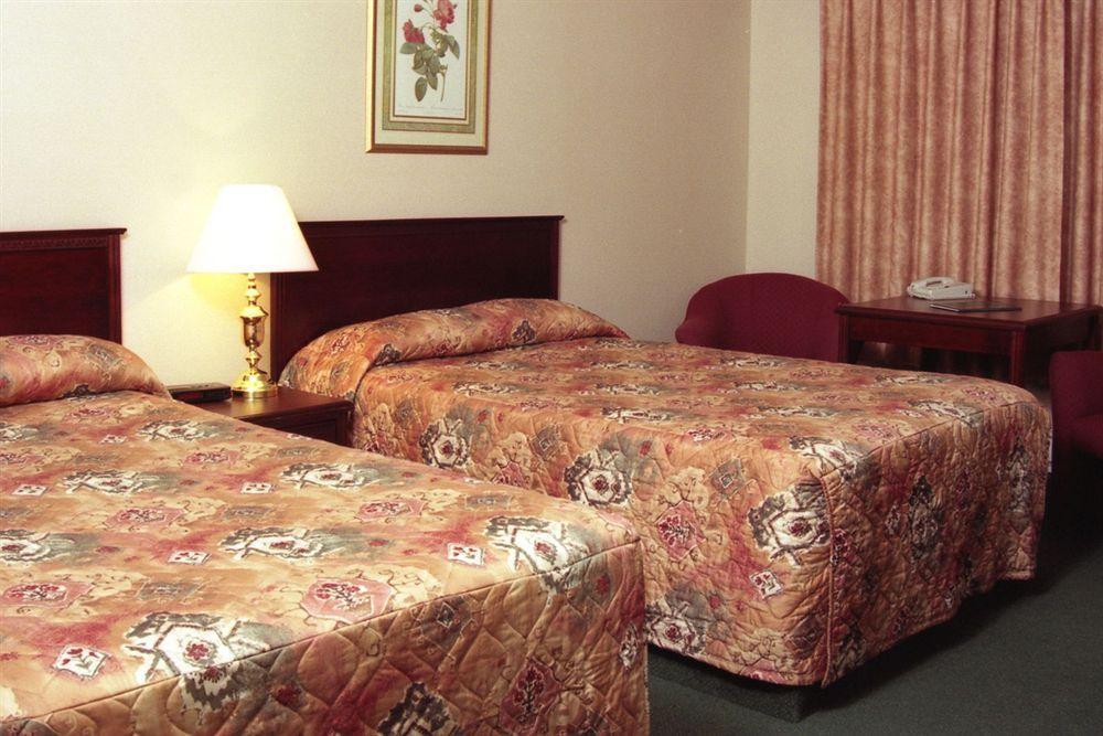 Sandman Hotel Кенель Номер фото